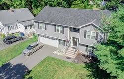 21 Bradford St, New Bedford, MA 02745