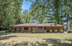 2434 W John Beers Road, Stevensville, MI 49127