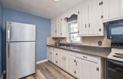 715 BRIDGE AVE, WAYNESBORO, VA 22980