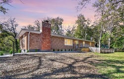787 E State Route J Highway, Peculiar, MO 64078