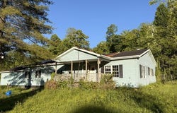 1199 E 221 Highway, Bledsoe, KY 40810