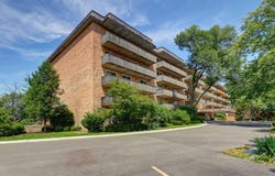 512 Redondo Drive, Downers Grove, IL 60516