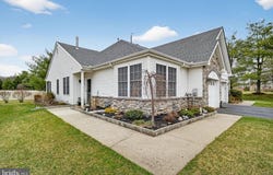 137 BURHOLME DRIVE, HAMILTON, NJ 08691