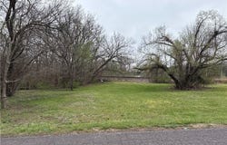 E 5th Street, Edgerton, KS 66021