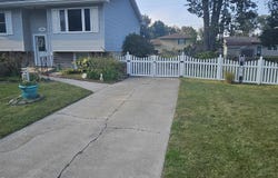 2476 Crows Nest Drive, Hobart, IN 46342
