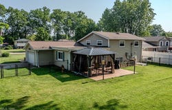 25171 Doe Drive, North Olmsted, OH 44070