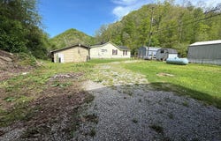 486 Grassy Br, Raccoon, KY 41557