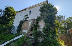 2017 Columbus Avenue, Anderson, IN 46016