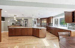 8 Hillside Rd, Southbridge, MA 01550