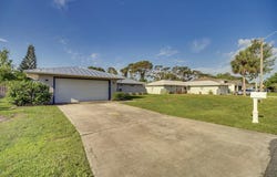 1810 Brookside Street NE, Palm Bay, FL 32907
