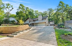 7705 Oakridge Drive SE, Huntsville, AL 35802