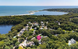 89 Swift Avenue, Osterville, MA 02655