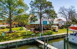 303 South Avenue, Oriental, NC 28571