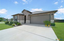1449 Almond Creek, Seguin, TX 78155