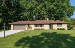 811 Thomas Street, Plainwell, MI 49080