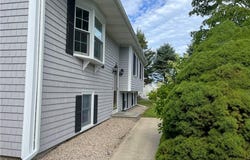 14 Davisville Lane, Narragansett, RI 02882