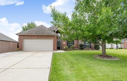 41165 New Orleans Dr, Sorrento, LA 70778