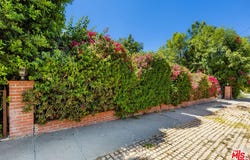 20628 Clark St, Woodland Hills, CA 91367
