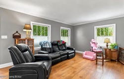 2512 Glenwood Ct, New Albany, IN 47150