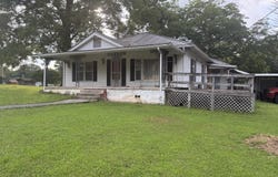 801 Chisolm Avenue, Bridgeport, AL 35740