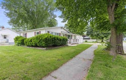 1790 LOST Lane, GREEN BAY, WI 54302
