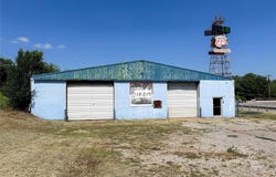 1406 Neptune Drive, Clinton, OK 73601