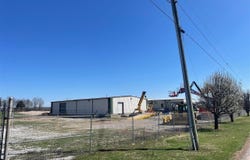 244 W H Brown Road, Russellville, KY 42276