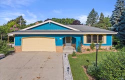 W158n9751 Broadleaf Ln, Germantown, WI 53022