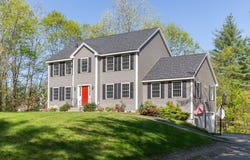 24 Robinson Ln, Pelham, NH 03076
