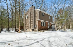 122 Fox Road, Dingmans Ferry, PA 18328