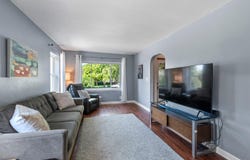 6422 N Willow Glen Ln, Glendale, WI 53209