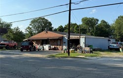 1015 Trenton Avenue, Uhrichsville, OH 44683