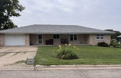 415 W Columbia, STOCKTON, IL 61085