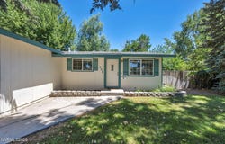 306 Helen Avenue, Yerington, NV 89447