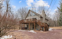 466 Towamensing Trail, Albrightsville, PA 18210