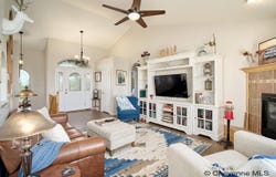 10423 BEARTOOTH DR, Cheyenne, WY 82009