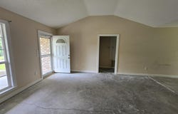 130 Hixon Ct, Cantonment, FL 32533