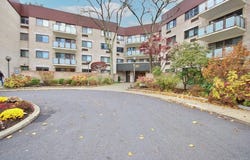 30 Greenridge Avenue, White Plains, NY 10605