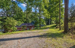23208 Wild Cherry Ln, Abingdon, VA 24211