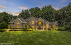 7 Red Oak Run, Holmdel, NJ 07733