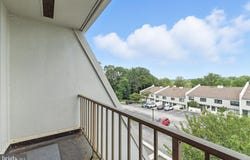 279 SUMMIT HOUSE, WEST CHESTER, PA 19382