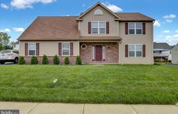 105 SIANNA CIRCLE, WERNERSVILLE, PA 19565