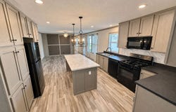 739 Virginia, Belleville, MI 48111