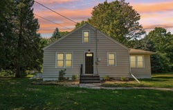 625 Bear Avenue N, Vadnais Heights, MN 55127