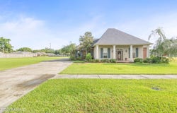 505 Pipers Cove Drive, Rayne, LA 70578