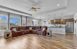 125 Bridlewood Dr, Shepherdsville, KY 40165