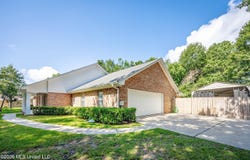 13813 Puerto Drive, Ocean Springs, MS 39564