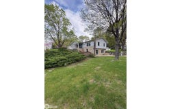 1852 215th St., Manchester, IA 52057