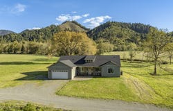 1775 Leland Road, Wolf Creek, OR 97497
