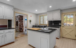 25 Manor Way, Osterville, MA 02655